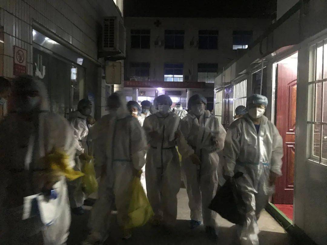 郑州密闭场所开放市内出行不查核酸（郑州是不是只让进不让出）